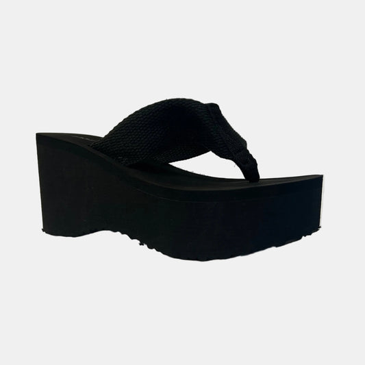 Poolside-07 Black