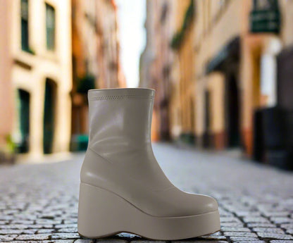 docia-1 off white pu