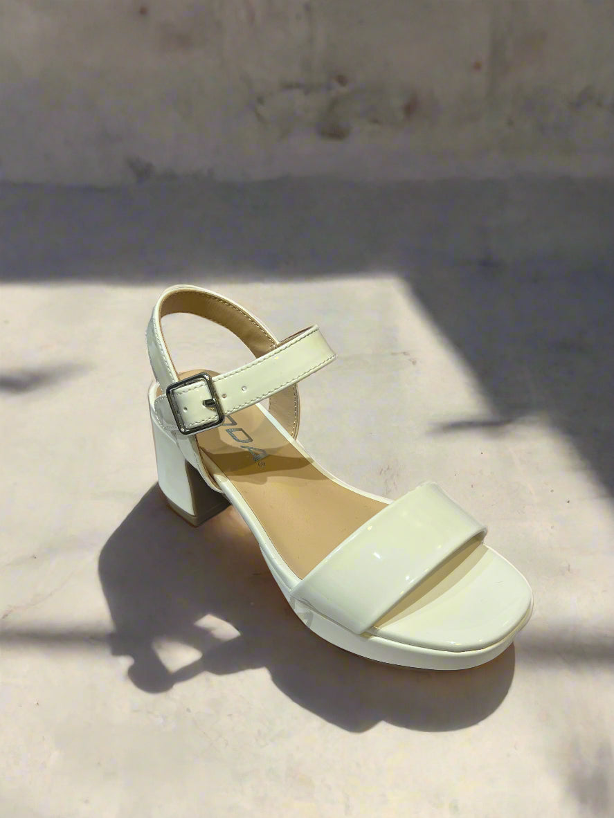 macey-2s white pat kids