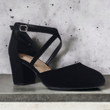 amelia-22 black