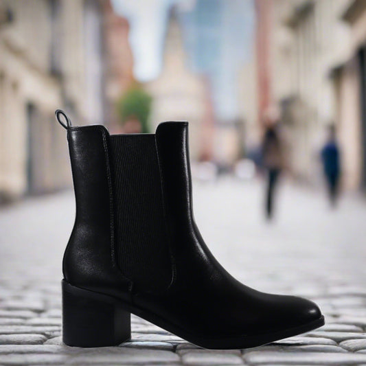 nova-1 black pu